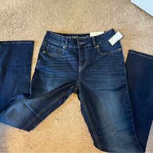 Brand new with tags. Maurice’s size 6 classic slim boot mid rise